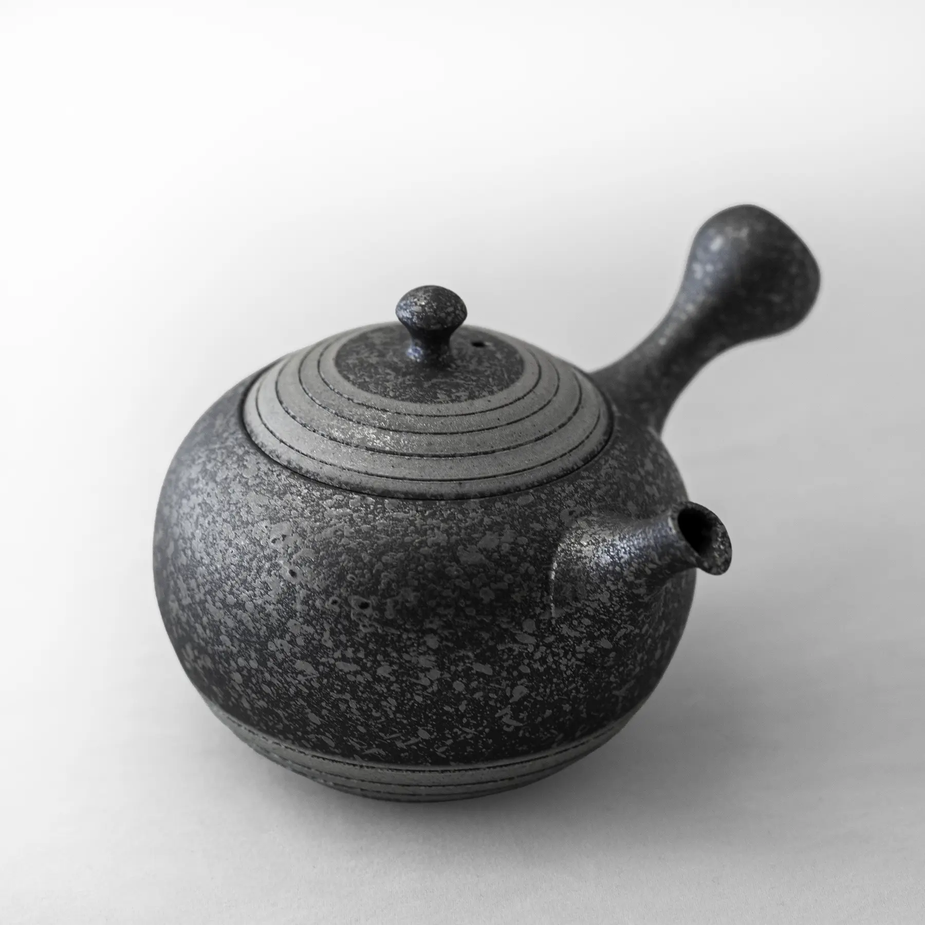 Teapot Tokuta Signature