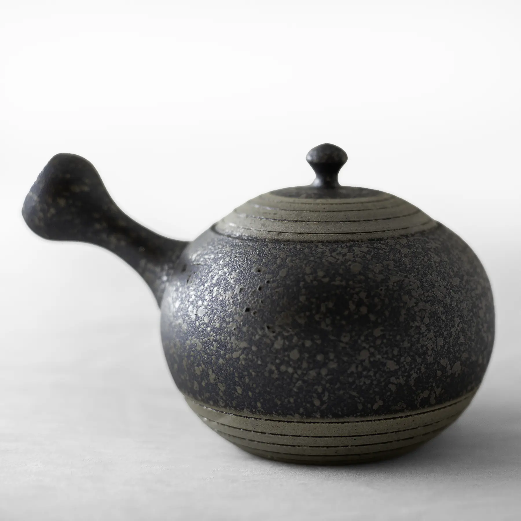 Teapot Tokuta Signature